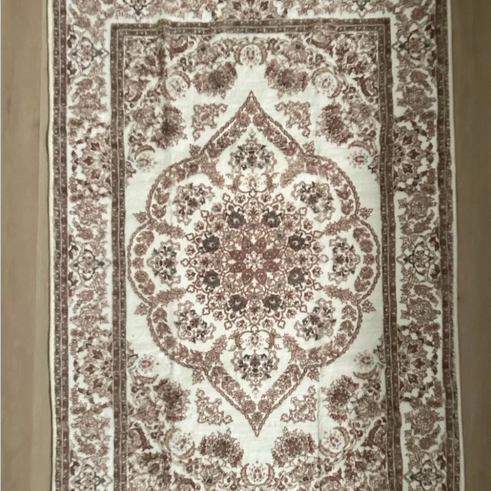 Elegant Brown and Cream Area Rug, door mat  2’ x 3’ washable, new!